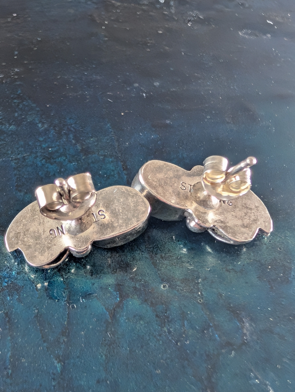 Vintage Native American Paua Shell Solid Sterling Silver Pierced Earrings - Picture 4 of 8